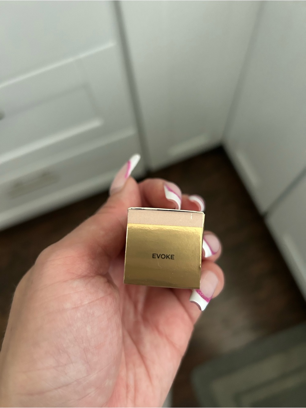 Hourglass Unreal Highlighter - Evoke - Picture 2 of 4